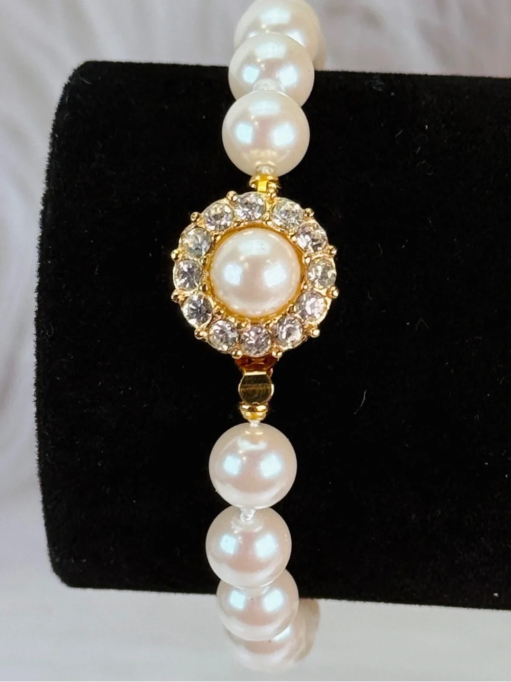 Gorgeous, vintage dressy, faux pearl bling bracelet